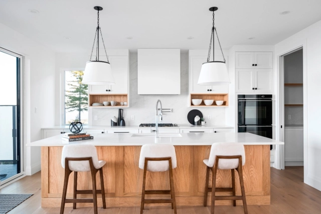 A modern balance of crisp white cabinetry